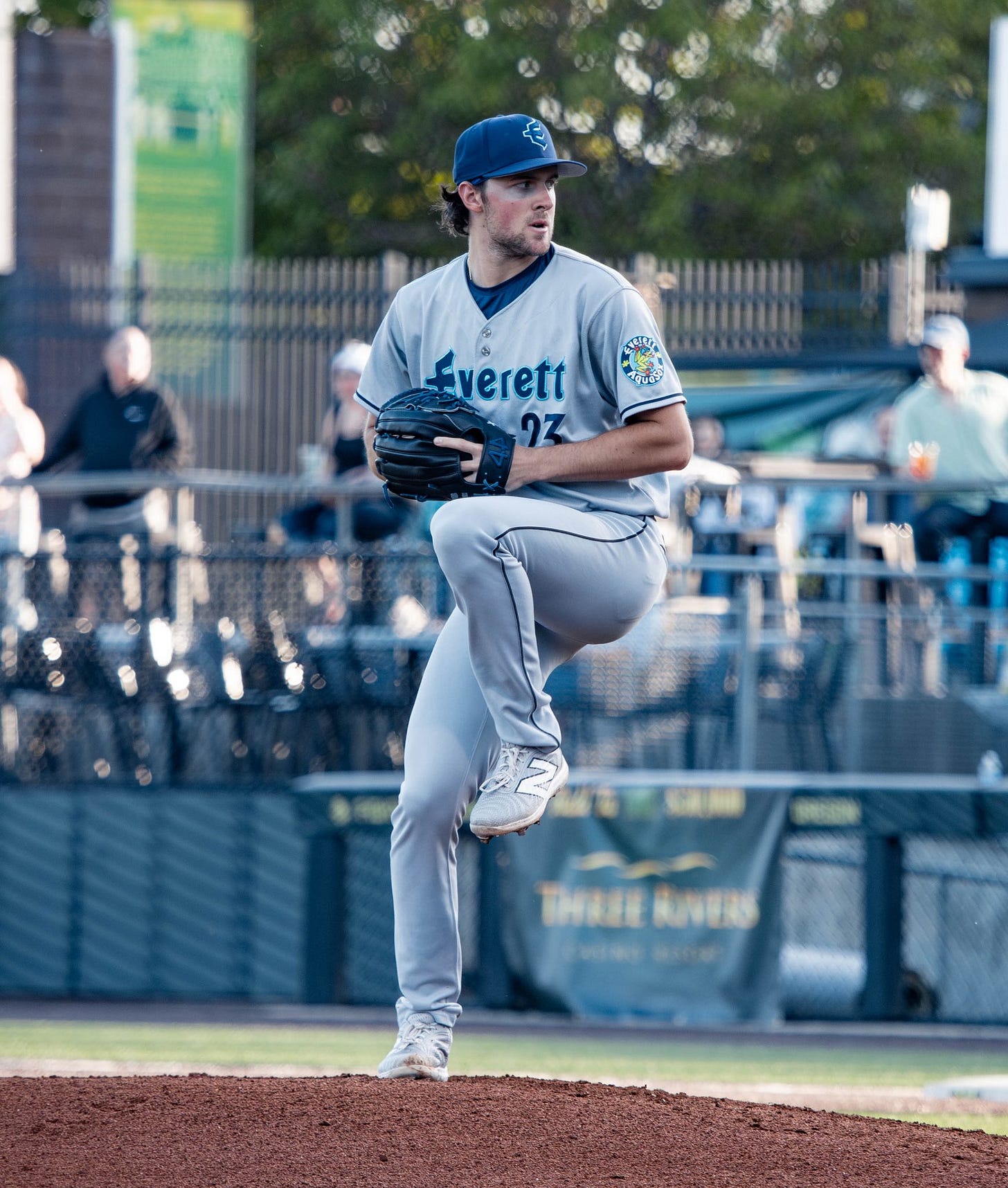 Ashton Izzi off to strong start post thumbnail image