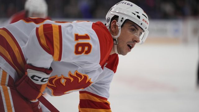 Flames’ Honzek among cuts from training-camp roster post thumbnail image