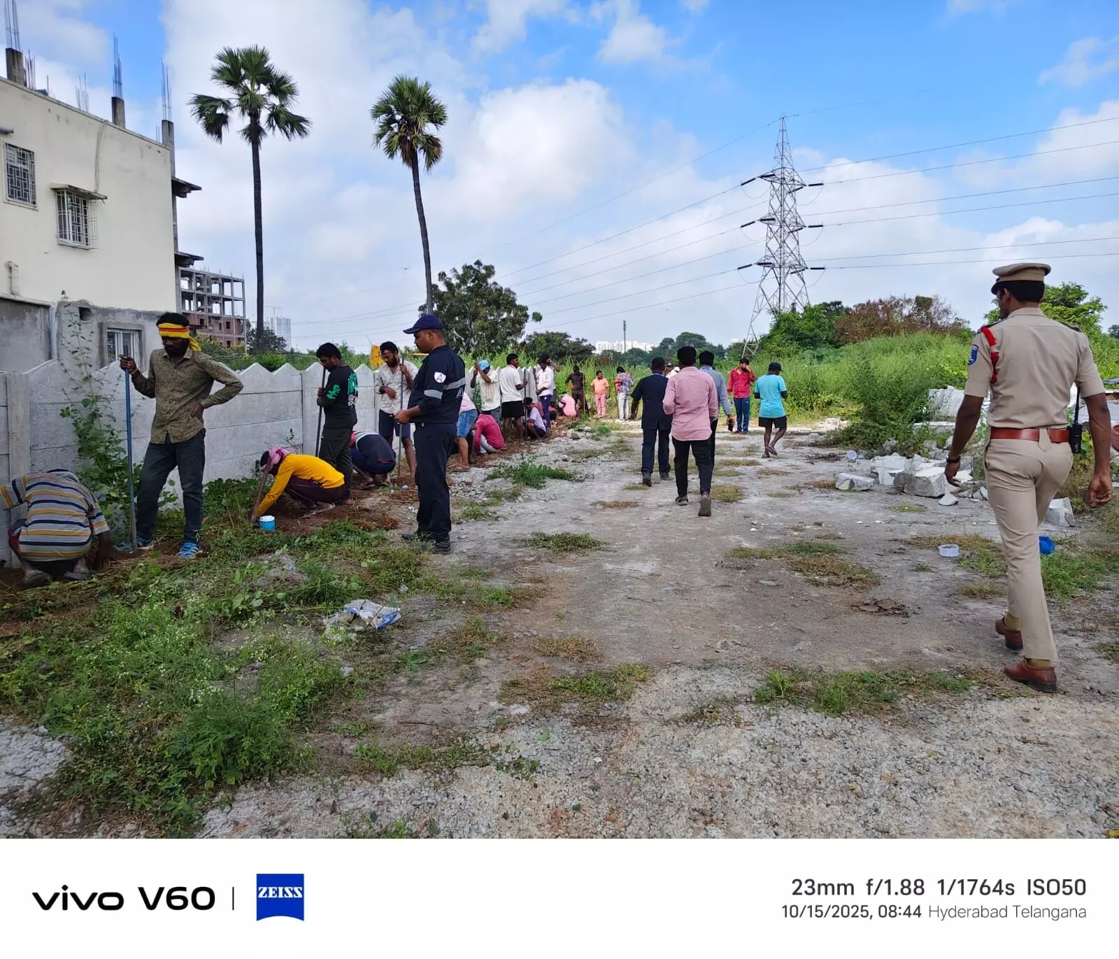 HYDRAA dismantles illegal structures at public places in Rajendranagar; frees land worth Rs 139 Cr post thumbnail image