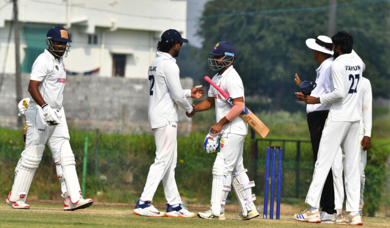 Delhi take crucial first-innings lead to draw Ranji Trophy match against Hyderabad post thumbnail image