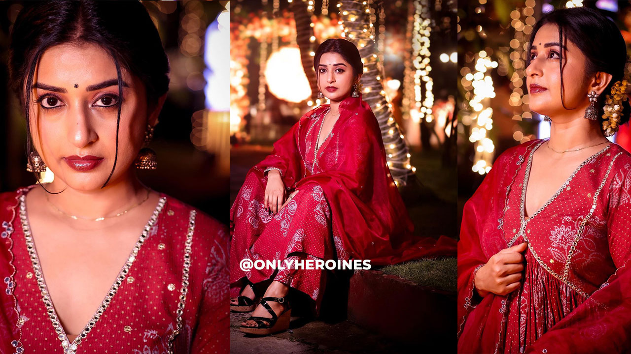 Meera Jasmine Latest Photos post thumbnail image
