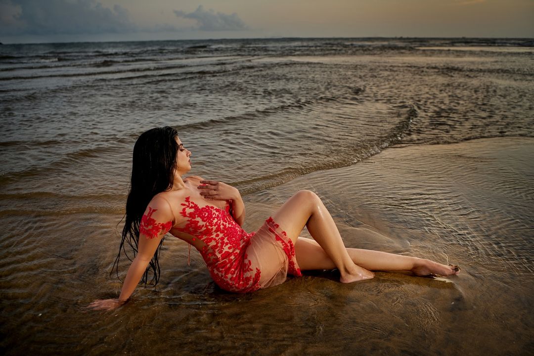 Actress Pragya Nagra Stuns in Beach Shoot post thumbnail image