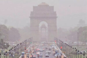 Delhi Air Pollution: ఢిల్లీలో రికార్డు స్థాయికి వాయు కాలుష్యం
