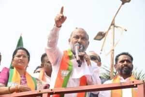 క‌రీంన‌గ‌ర్ బ‌ల్దియాపై బీజేపీ జెండా ఎగుర వేయాలి