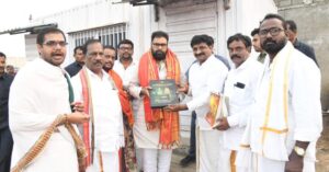 బ్ర‌హ్మోత్స‌వాల‌కు డిప్యూటీ సీఎంకు ఆహ్వానం