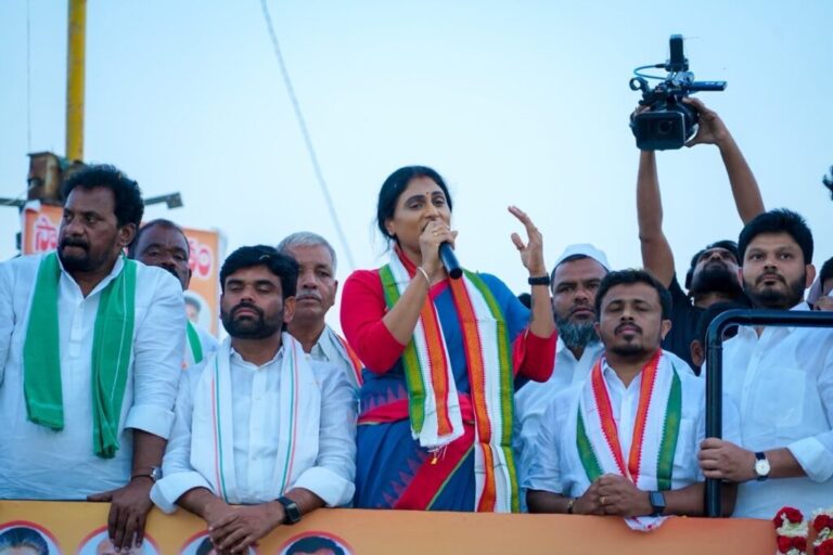 కోట్లాది మంది కూలీల పొట్ట కొట్టిన కేంద్రం