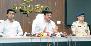 వెలుగుమట్ల నిర్వాసితులకు 15 లోపు పట్టాలిస్తాం