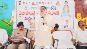 కేంద్ర మంత్రులు కిష‌న్ రెడ్డి, బండికి పొన్నం ఘాటు లేఖ