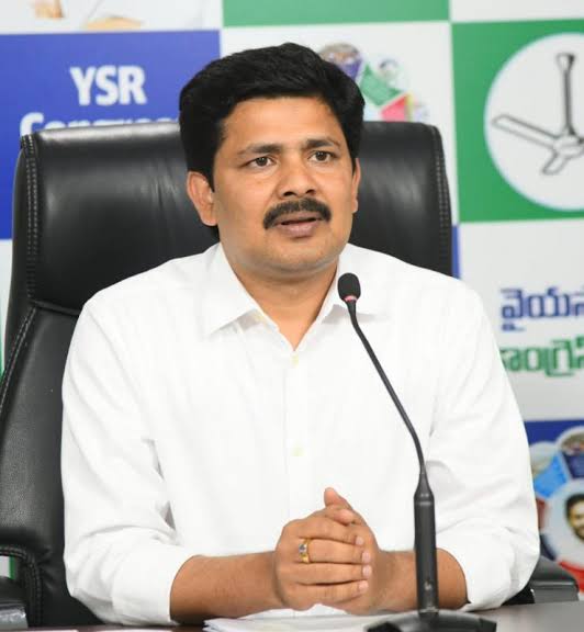 అక్రమ కేసులపై ఎంపీ గురుమూర్తి ఆగ్రహం
