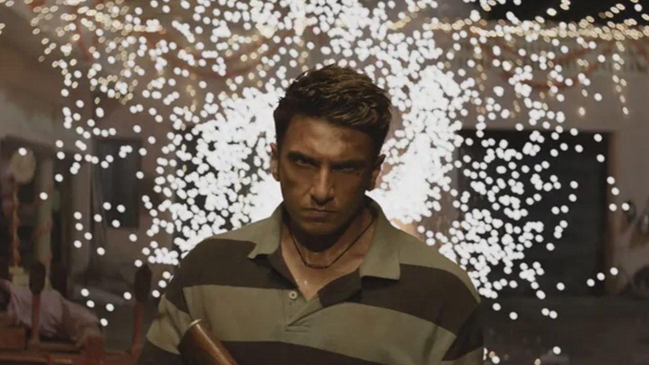 Dhurandhar The Revenge Box Office Collections: Ranveer Singh starrer soars to Rs. 800 Cr in Hindi in 2 weeks post thumbnail image