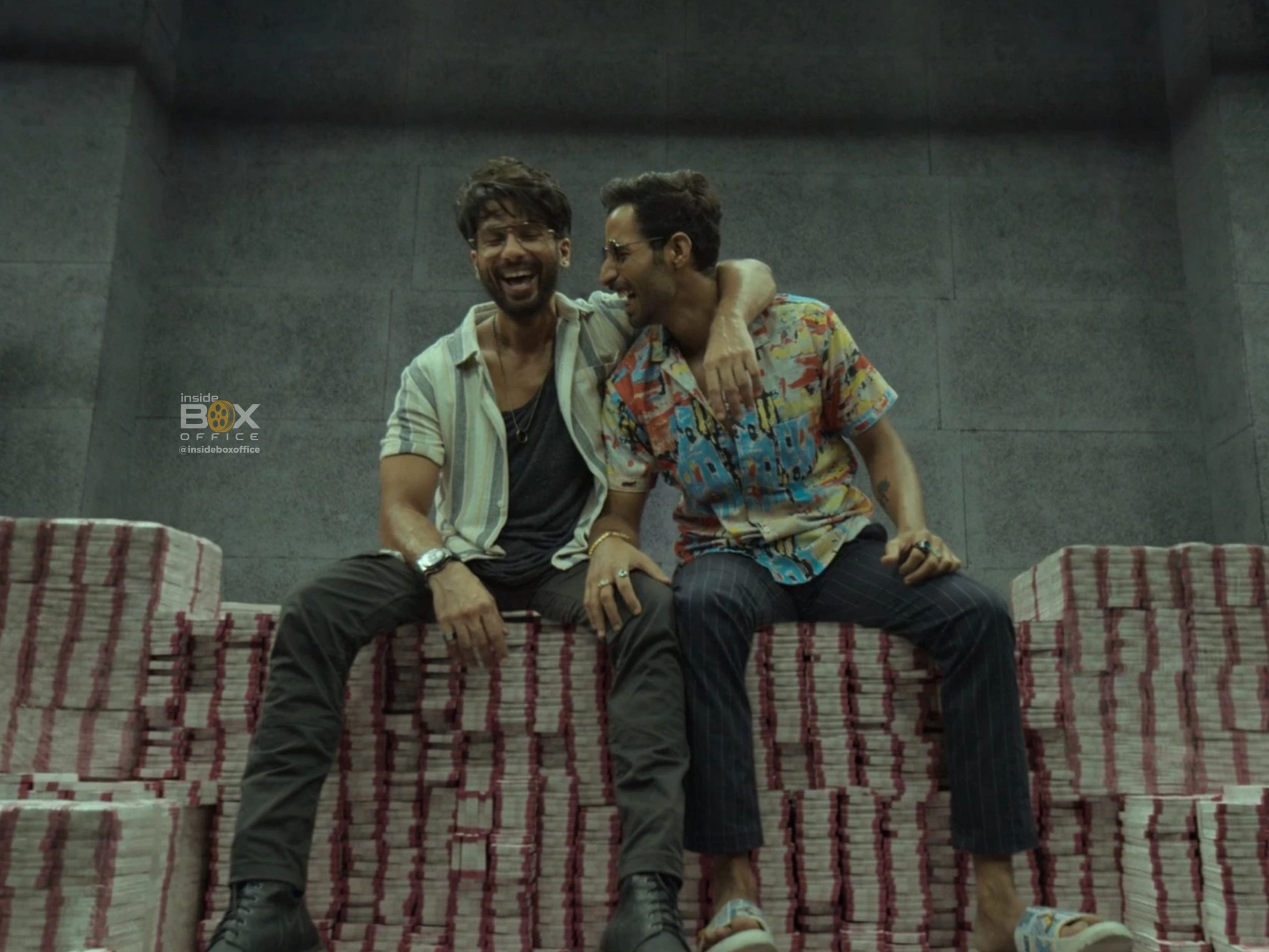 Farzi: Fake Notes, Real Stakes & Why Everyone Is Talking About It post thumbnail image