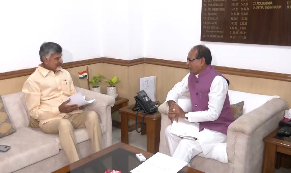 శ‌న‌గ రైతుల‌ను ఆదుకోవాల‌ని కేంద్రానికి సీఎం లేఖ post thumbnail image