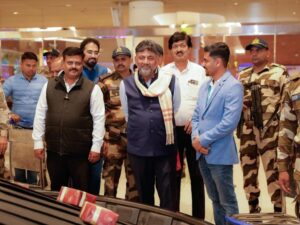 హైకమాండ్ నిర్ణ‌యానికి నేను, సీఎం క‌ట్టుబ‌డి ఉంటాం