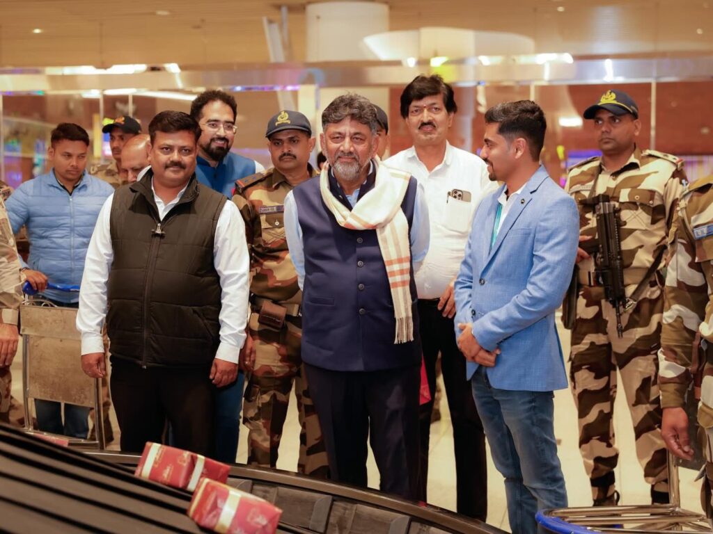 హైకమాండ్ నిర్ణ‌యానికి నేను, సీఎం క‌ట్టుబ‌డి ఉంటాం